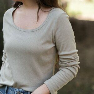 Neuflora Covington top in sage